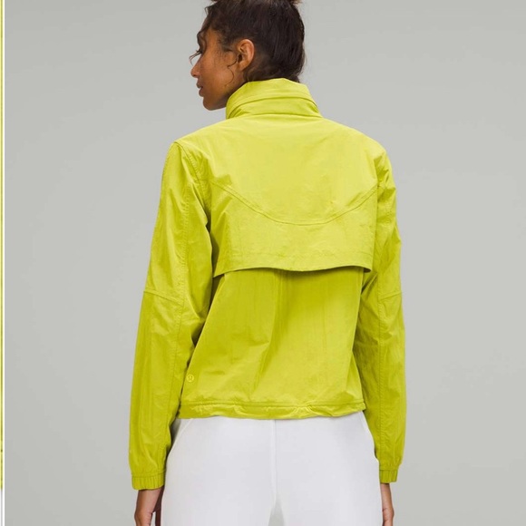Lululemon light weight hooded jacket size 4 - Picture 3 of 9